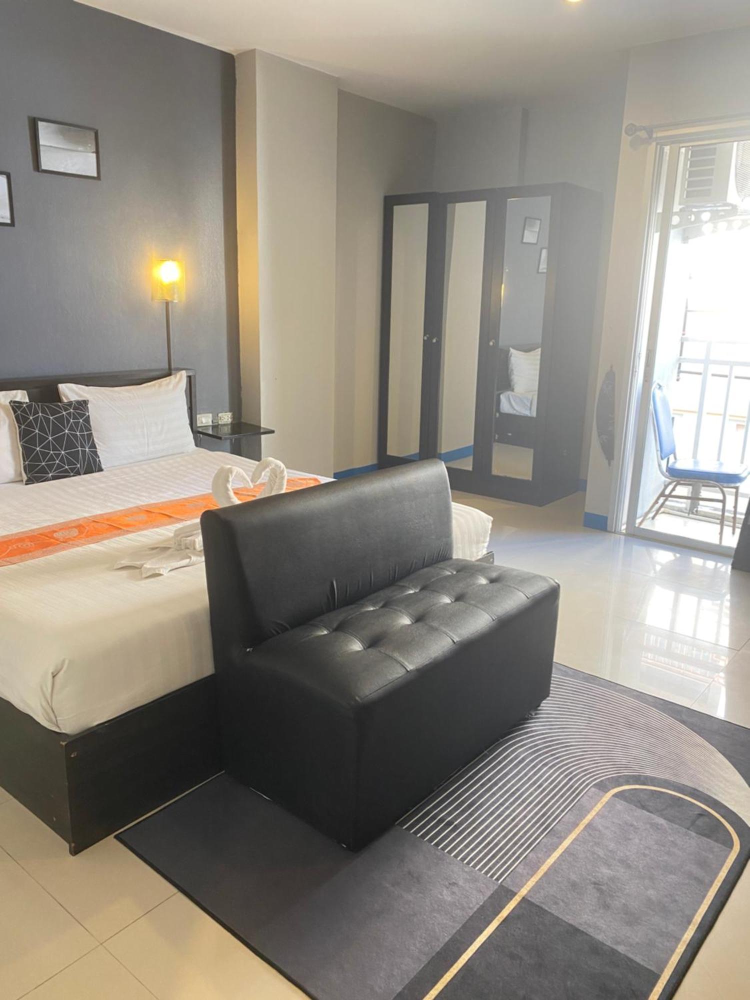 Holiday Home Patong Luaran gambar