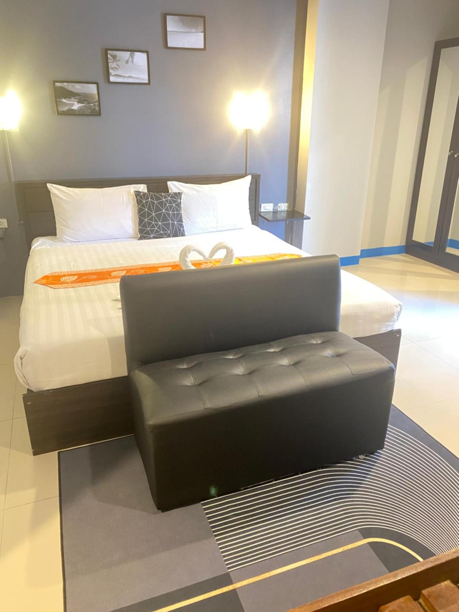 Holiday Home Patong Luaran gambar