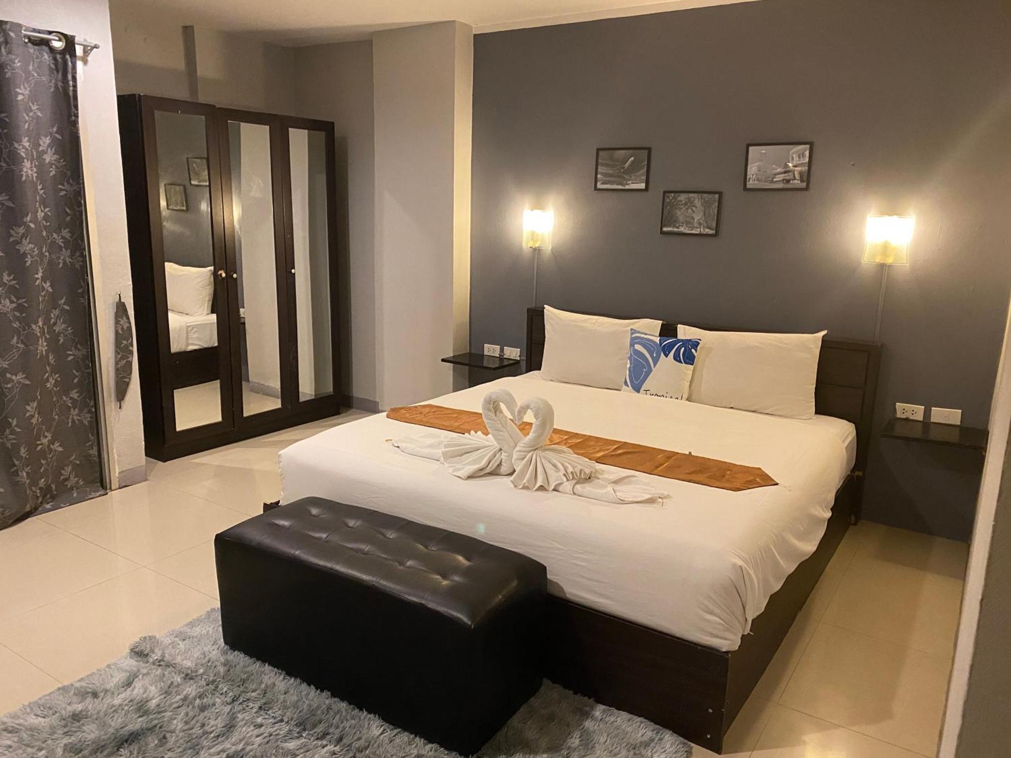 Holiday Home Patong Luaran gambar