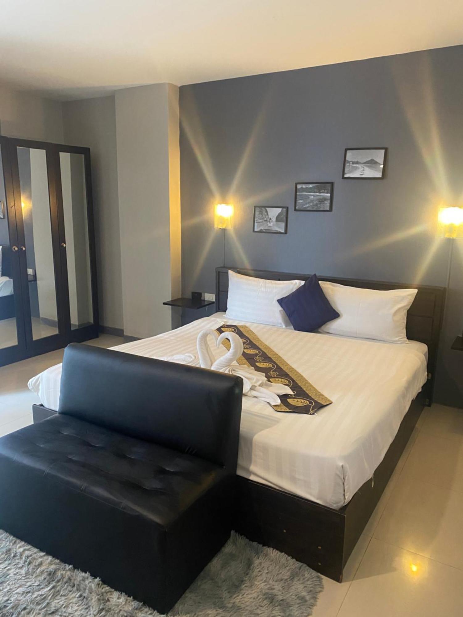 Holiday Home Patong Luaran gambar
