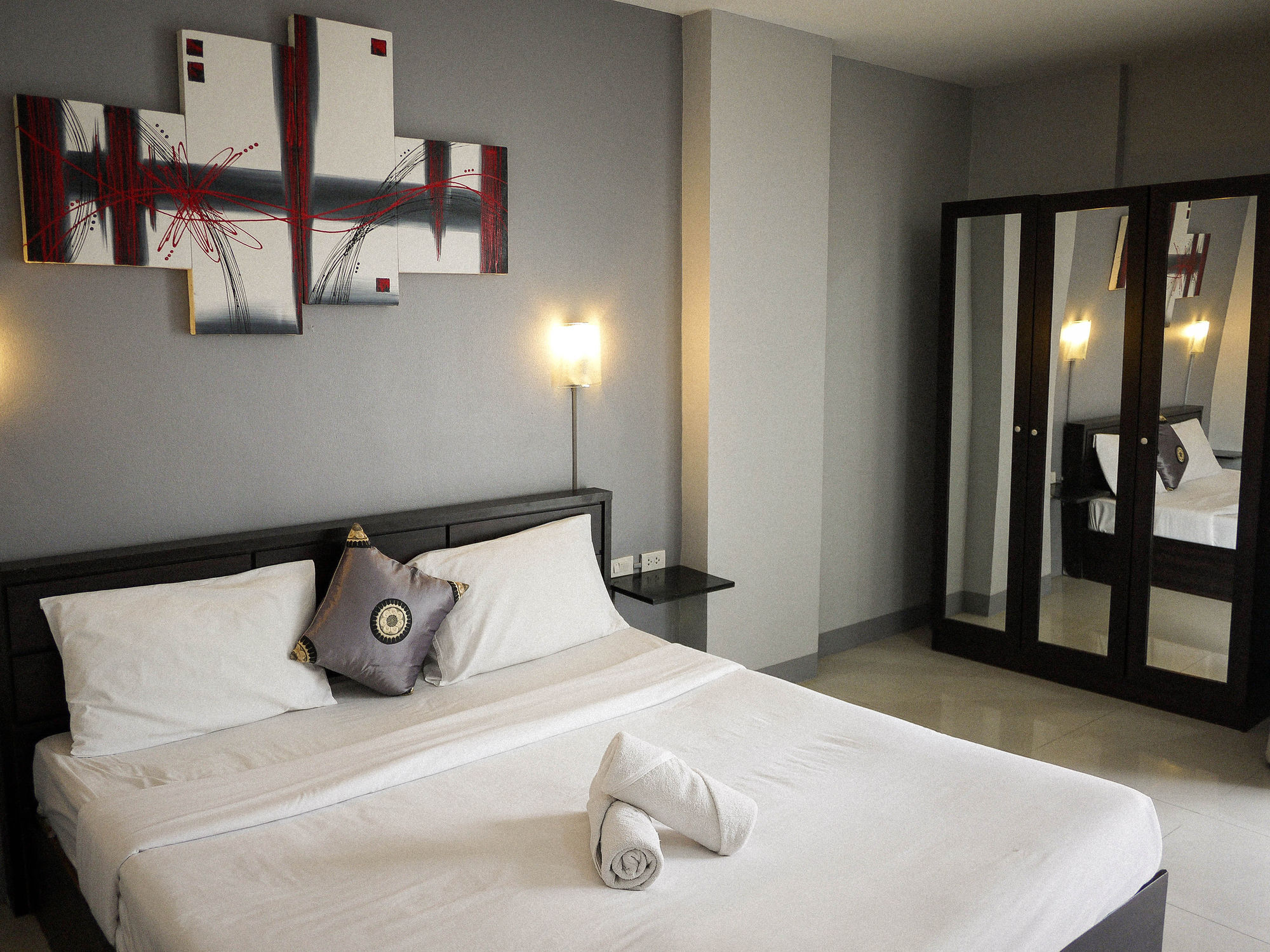 Holiday Home Patong Luaran gambar